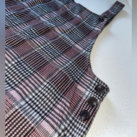 Pink Plaid Sleeveless dress - Picture 2 of 5